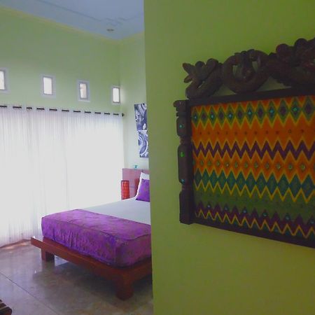 Hotel Lazy Monkey Senggigi Exterior foto