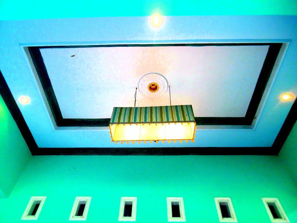 Hotel Lazy Monkey Senggigi Exterior foto