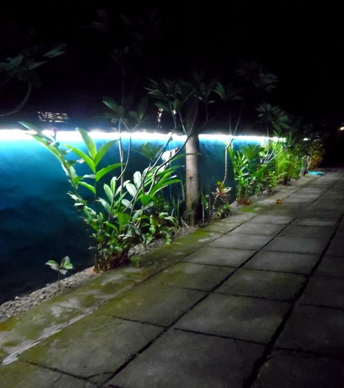Hotel Lazy Monkey Senggigi Exterior foto